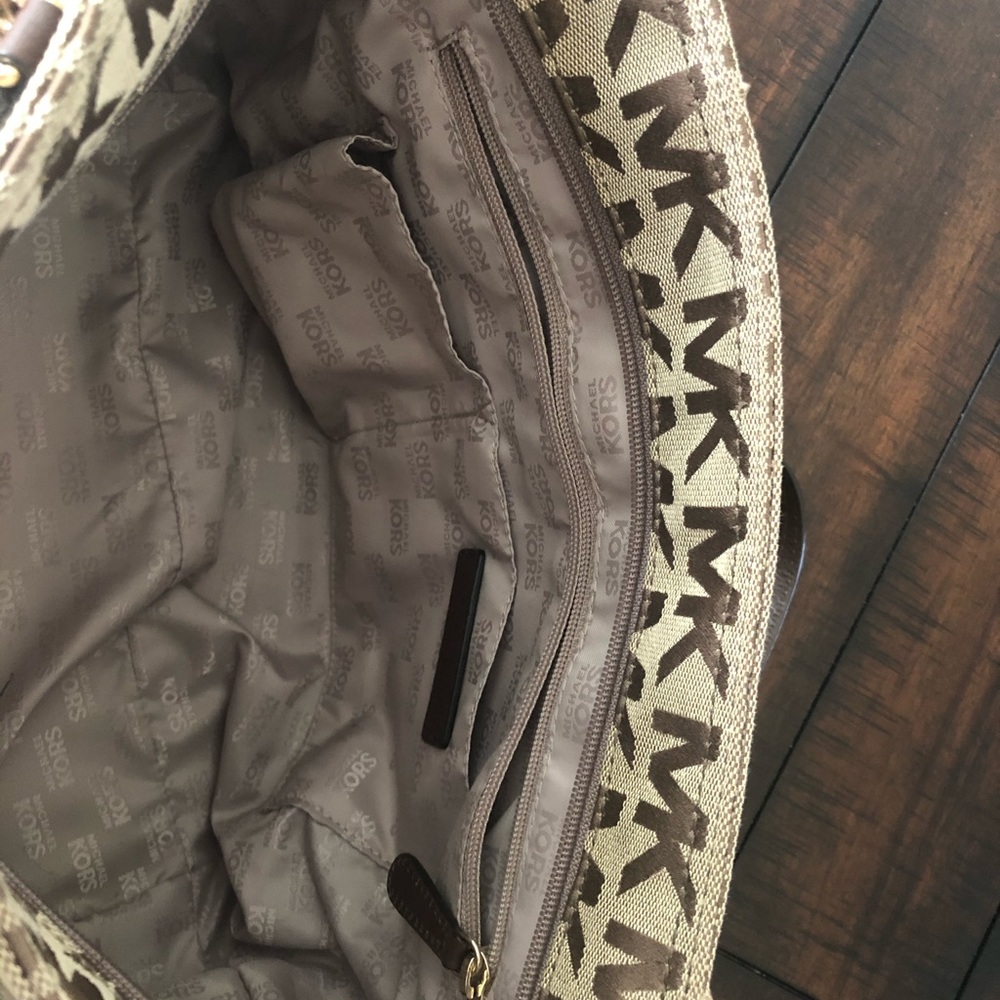 Michael Kors MK purse - Picture 3 of 6